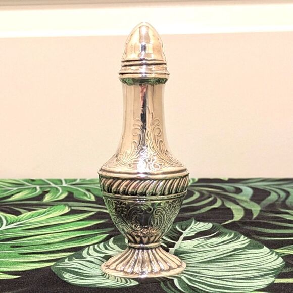 3/$30 Elegant Antique Viking 1034 Genuine Silver Plated Salt and Pepper Shaker - Picture 11 of 13